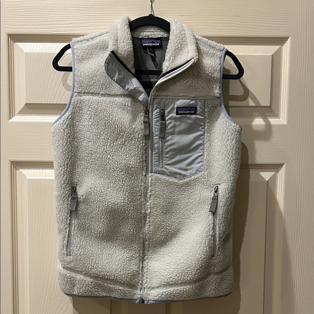 Patagonia light grey fleece vest